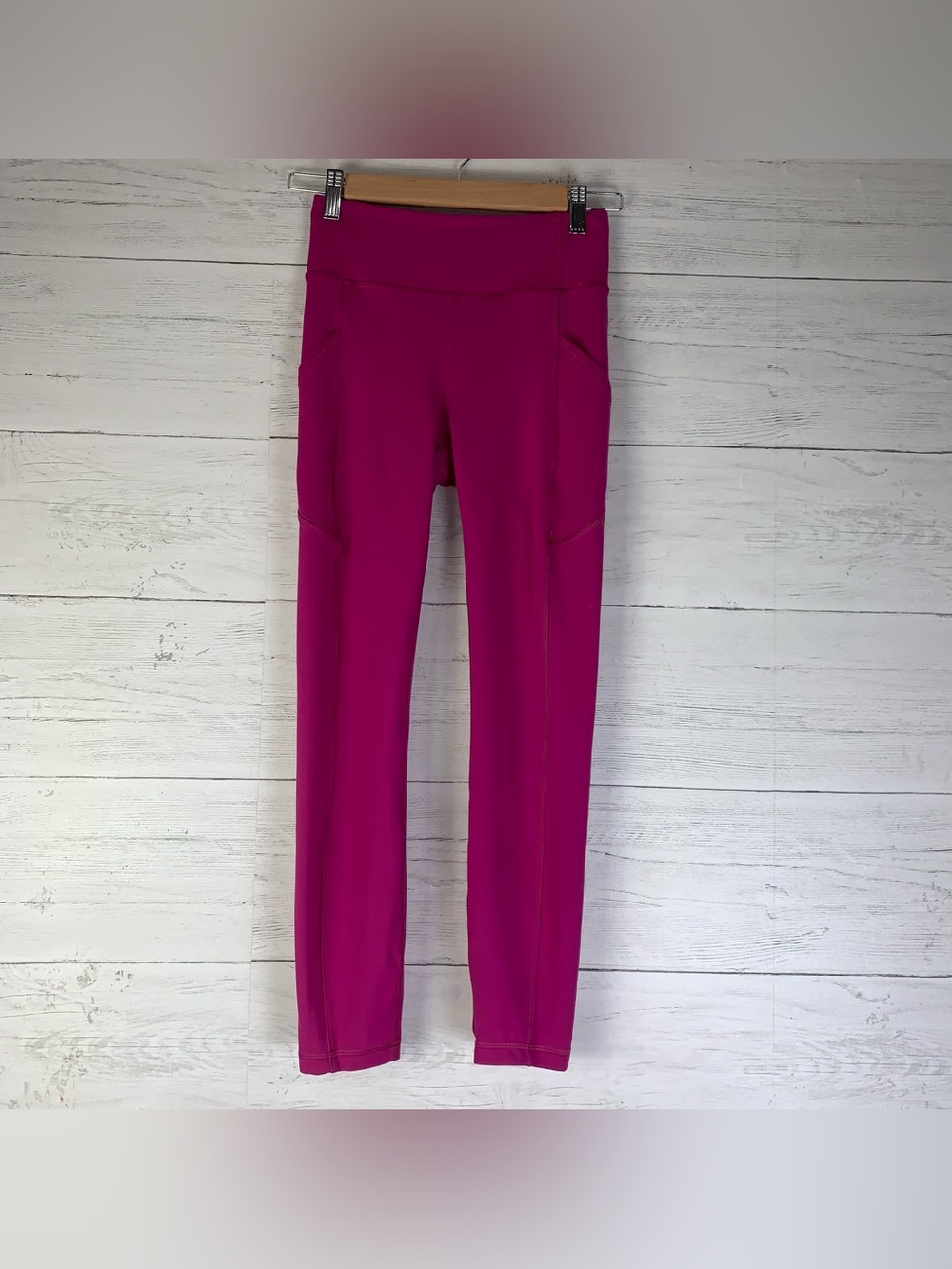 Lululemon Invigorate  Leggings Ripened Raspberry inseam 25" Size 4